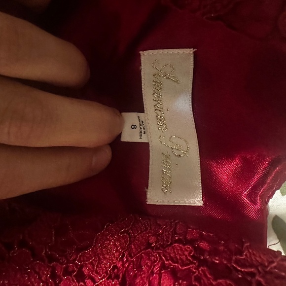 Girls size 8 red Christmas holiday dress - Picture 3 of 3